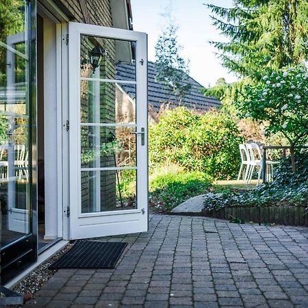 Luxe vakantiehuis in het bos met jacuzzi en sauna Lunteren Buitenkant foto