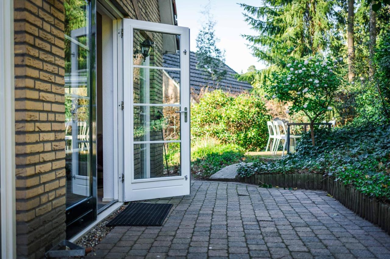 Luxe vakantiehuis in het bos met jacuzzi en sauna Lunteren Buitenkant foto