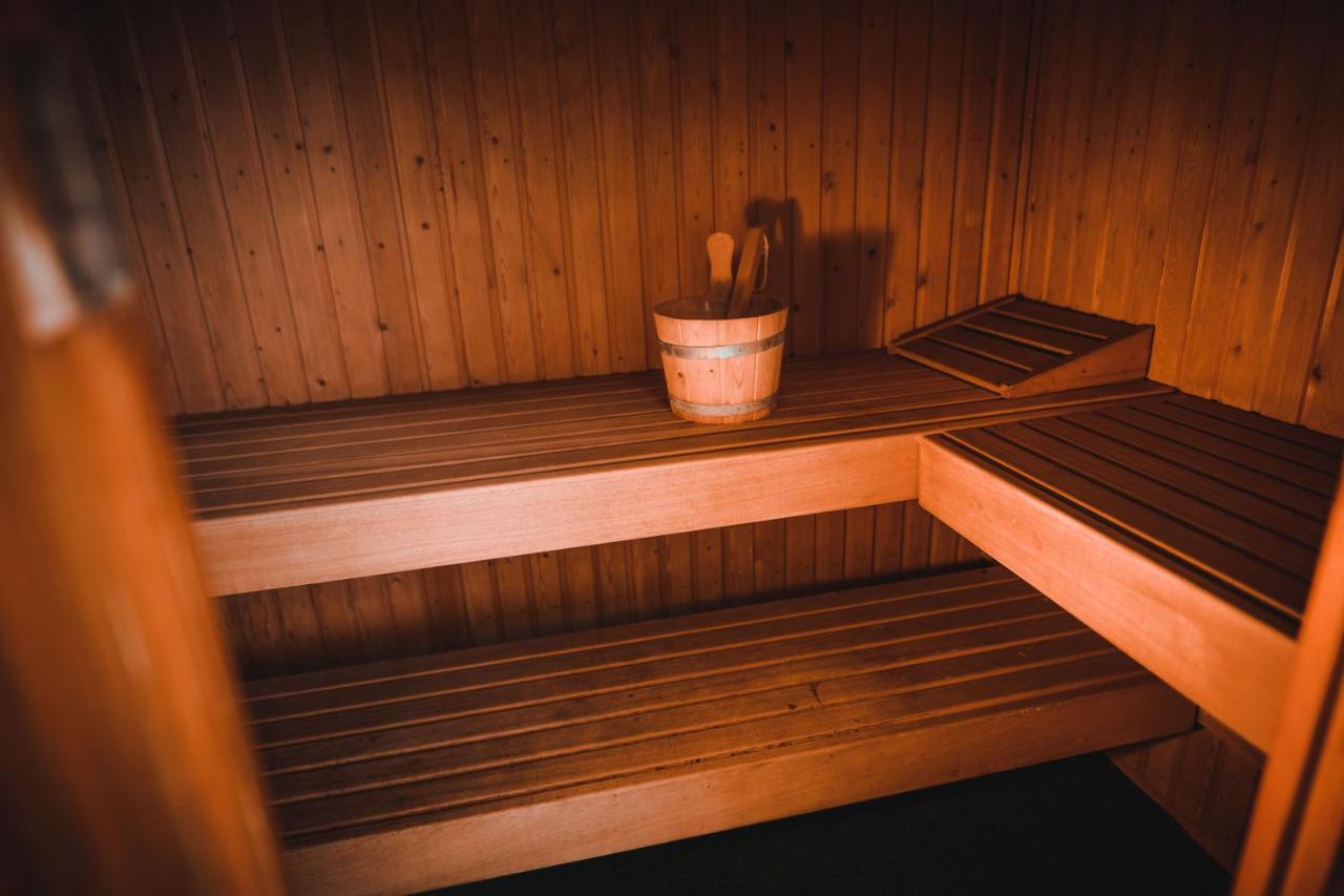 Luxe vakantiehuis in het bos met jacuzzi en sauna Lunteren Buitenkant foto