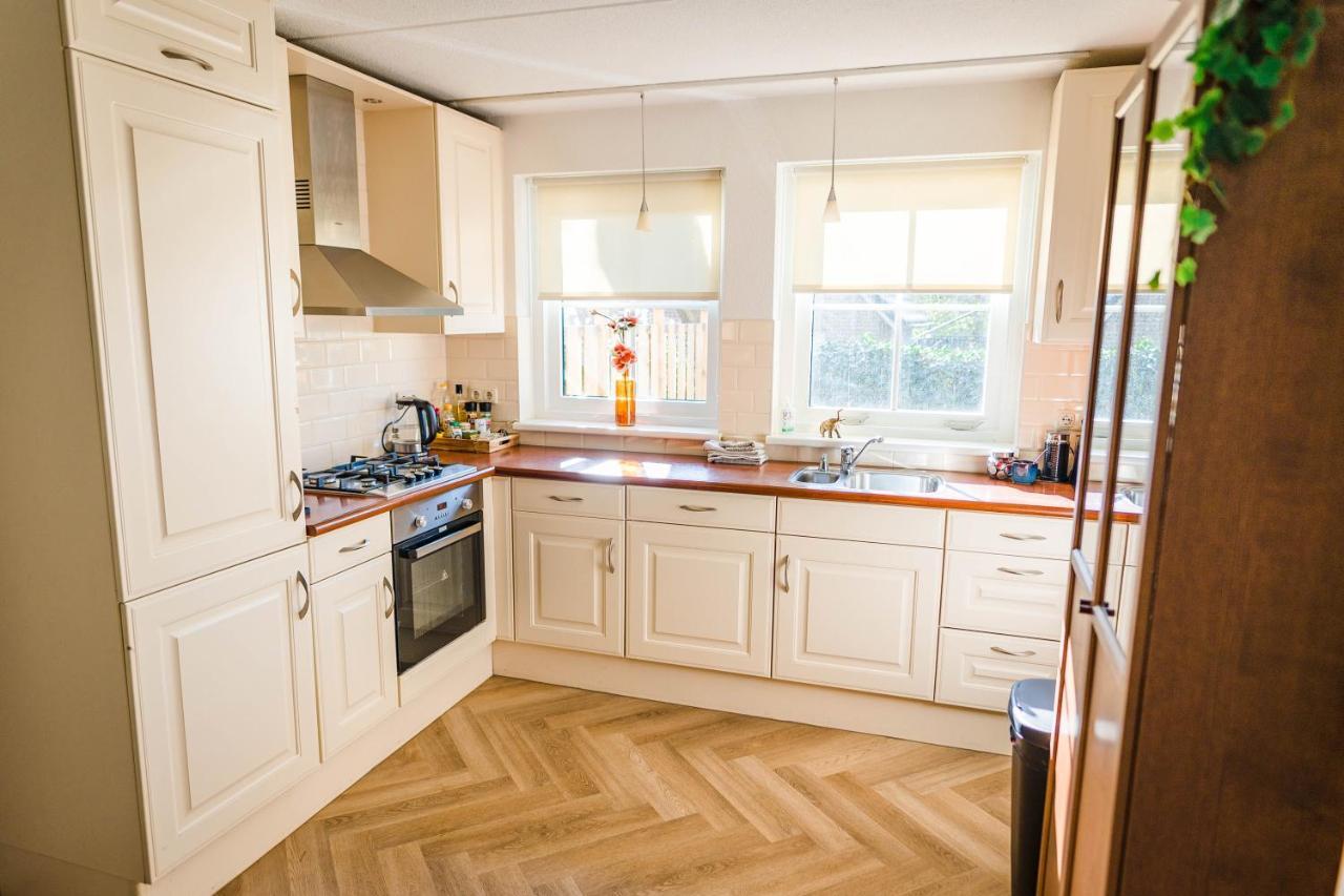 Luxe vakantiehuis in het bos met jacuzzi en sauna Lunteren Buitenkant foto