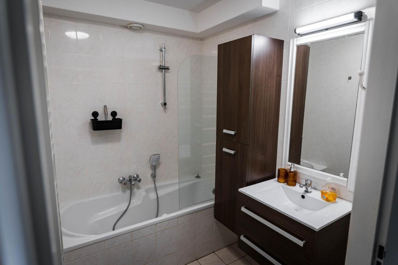 Luxe vakantiehuis in het bos met jacuzzi en sauna Lunteren Buitenkant foto