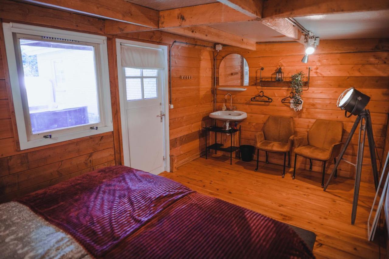 Luxe vakantiehuis in het bos met jacuzzi en sauna Lunteren Buitenkant foto